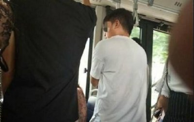 ​大连405路公交车上，2