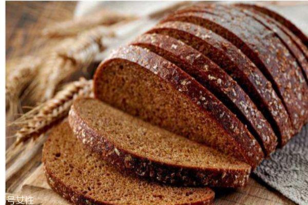 什么是黑面包呢 黑面包有什么营养价值呢
