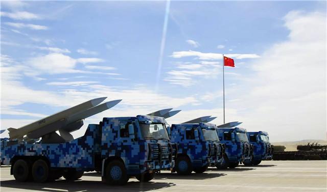 了不起！解放军连队新兵点验，在行李中发现执行重大任务纪念章