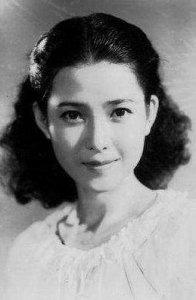 ​她45岁醉酒离世后，高仓