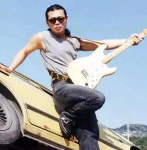 ​伍佰：音乐诗人，台语