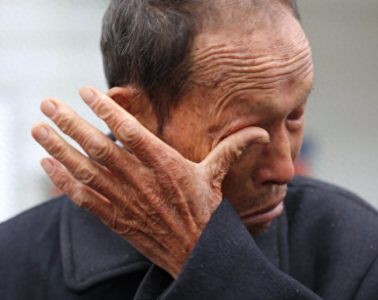 ​老夫少妻的真实现状：年轻时的喜悦，都变成了中年已至的痛苦