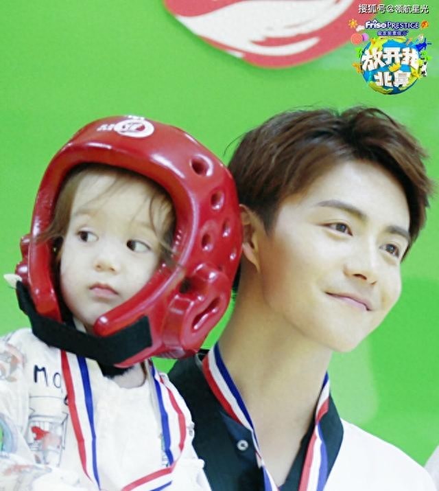 5岁童星周嘉诚，酷似女孩形象，如何吸粉525万