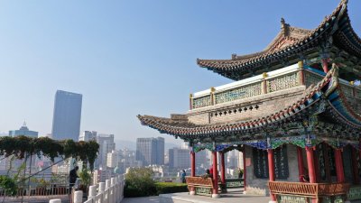 白塔山位于甘肃省兰州市