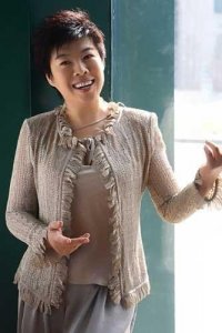 ​她是传承经典之美的第一人，北师大教授，却被北大学子轰下台？