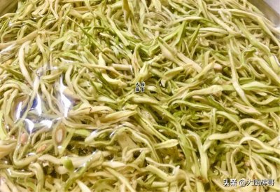 排骨炖干豆角的做法窍门送给你，一点不比饭店差！