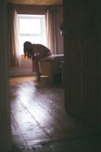 ​女大学生半夜梦游差点