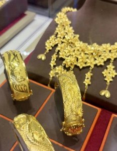 ​男子趁女友熟睡偷走3