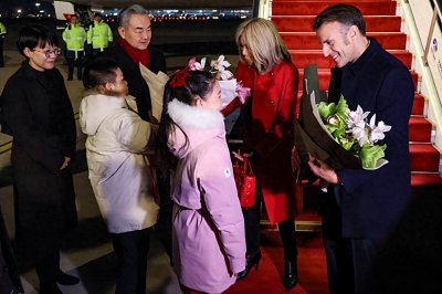 ​72岁法国第一夫人刚抵达