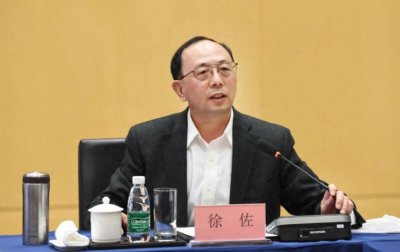 ​道德败坏、腐化堕落！